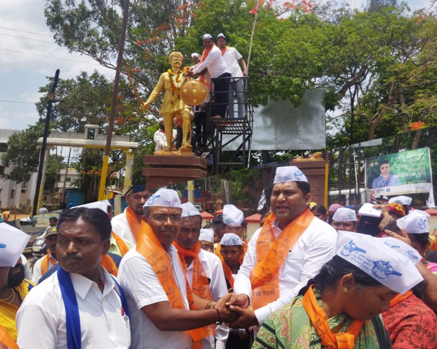 ಕಾಂಗ್ರೆಸ್ ಬಂಡಾಯ ಅಬ್ಯರ್ಥಿ ಇರ್ಪಾನ ತಾಳಿಕೋಟಿಯವರಿಂದ ಅಬ್ಬರದ ಪ್ರಚಾರ ರೋಡ ಶೋ,ಅಸಲಿ ಆಟ ಮುಂದೆ ಶುರು.!