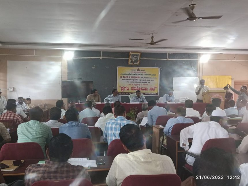 ಹುಕ್ಕೇರಿ ಪ್ರಾಕೃತಿಕ ವಿಕೋಪಗಳನ್ನು ಸಮರ್ಪಕವಾಗಿ ಎದುರಿಸಲು ಎಲ್ಲ ಇಲಾಖೆಗಳ ಸಹಕಾರ ಅತಿ ಅವಶ್ಯಕ ಜಿಲ್ಲಾ ಉಸ್ತುವಾರಿ ಸಚಿವ ಸತೀಶ ಜಾರಕಿಹೊಳಿ.!