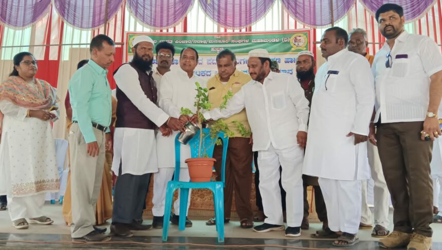 ಅಖಿಲ ಭಾರತ ಪಿಂಜಾರ /ನದಾಫ/ ಮನಸೂರಿ ಸಂಘಗಳ ಮಹಾಮಂಡಳಿದ ತಾಲೂಕಾ ಘಟಕದ ಪದಾಧಿಕಾರಿಗಳ ಪದಗ್ರಹಣ ಹಾಗೂ ಉಚಿತ ಸದಸ್ಯತ್ವ ಅಭಿಯಾನ