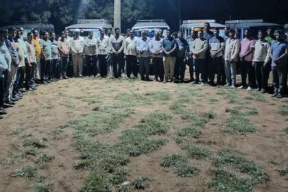 ಮೂಡಲಗಿ: ಗ್ರಾಮ ಪಂಚಾಯಿತಿ ವಿವಿಧ ನೌಕರರ ಸಂಘದ ವತಿಯಿಂದ ಫ್ರೀಡಂ ಪಾರ್ಕ್ ಬೆಂಗಳೂರು ಚಲೋ