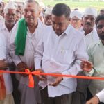 ಖಾನಾಪುರ: ಕರಿಕಟ್ಟಿ ಗ್ರಾಮದಲ್ಲಿ ನವೀಕೃತ ವಿಠ್ಠಲ್ ರುಕ್ಮಿಣಿ ಮಂದಿರ ಲೋಕಾರ್ಪಣೆ ಮಾಡಿದ ದೇವಸ್ಥಾನಗಳ ಜಿರ್ನೋಧಾರಕ ನಾಸೀರ್ ಬಾಗವಾನ