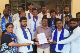 ಗೋಕಾಕ: ಸಂವಿದಾನ ಬಗ್ಗೆ ನಟ ಪ್ರಥಮ ಹೇಳಿಕೆ ಖಂಡಿಸಿ ಗೋಕಾಕದಲ್ಲಿ ದಲಿತಪರ ಸಂಘಟನೆಗಳಿಂದ ಪ್ರತಿಭಟನೆ