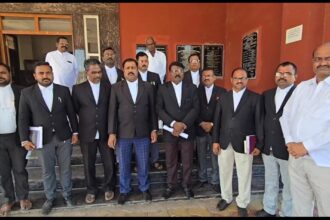 ಮೂಡಲಗಿ ನ್ಯಾಯಾಲಯದಲ್ಲಿ ಸಂಚಲನ ಮೂಡಿಸಿದ ದಿವಾಣಿ ಪ್ರಕರಣ; ಶಿಲ್ಪಾ ಗೋಡಿಗೌಡರ ವಿರುದ್ಧ ೨೦೦ ವಕೀಲರು ಹಾಜರ್ !?